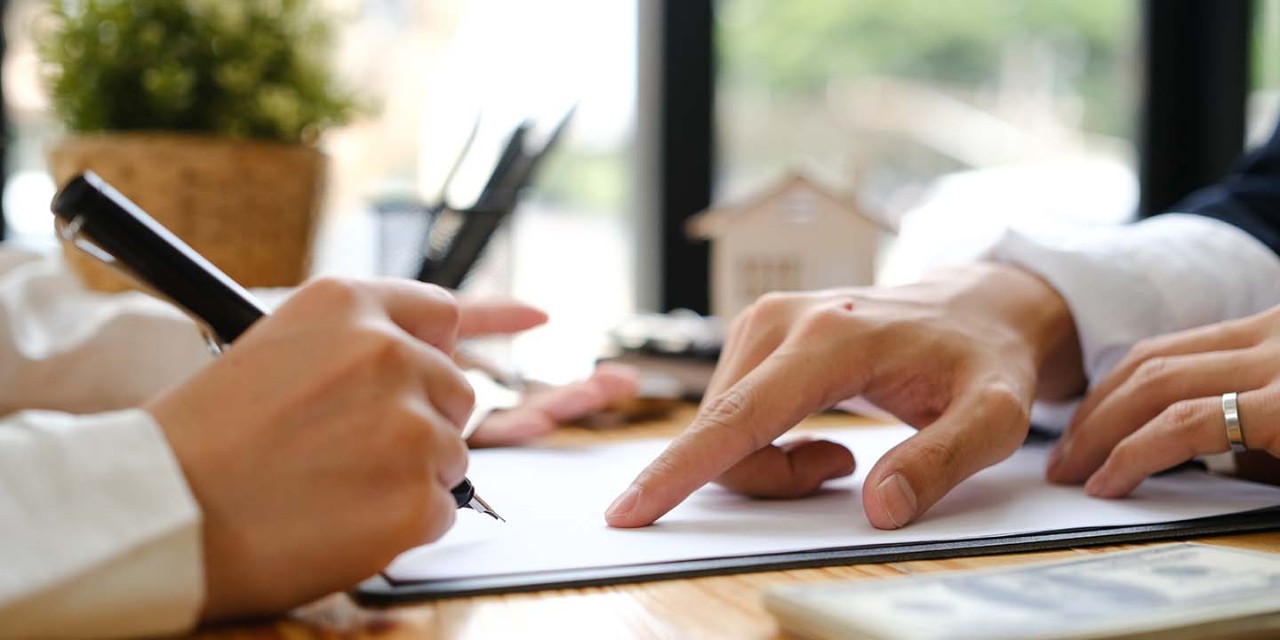  signing contract