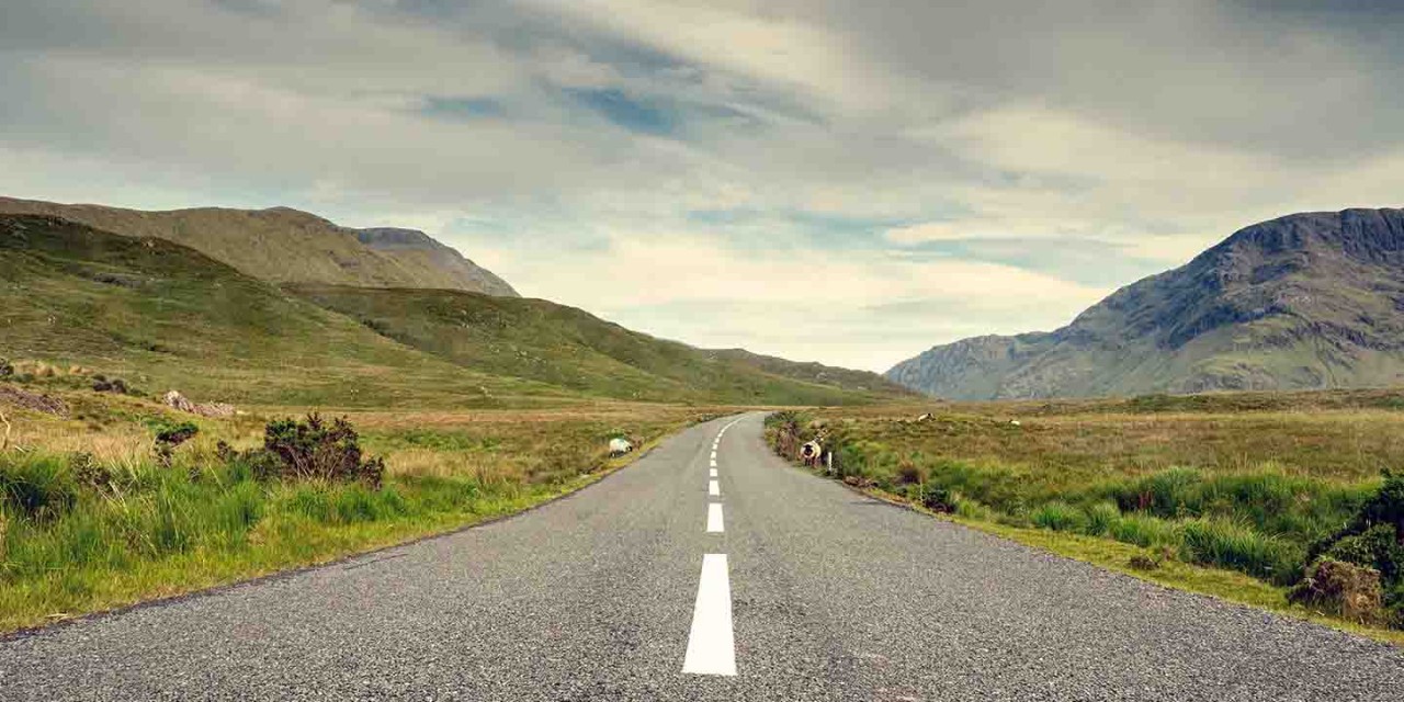  Irish country road