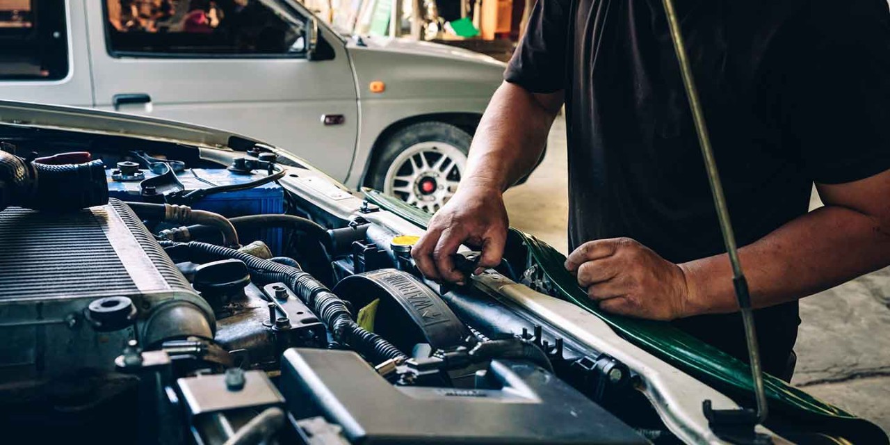 Car radiator coolant system maintenance