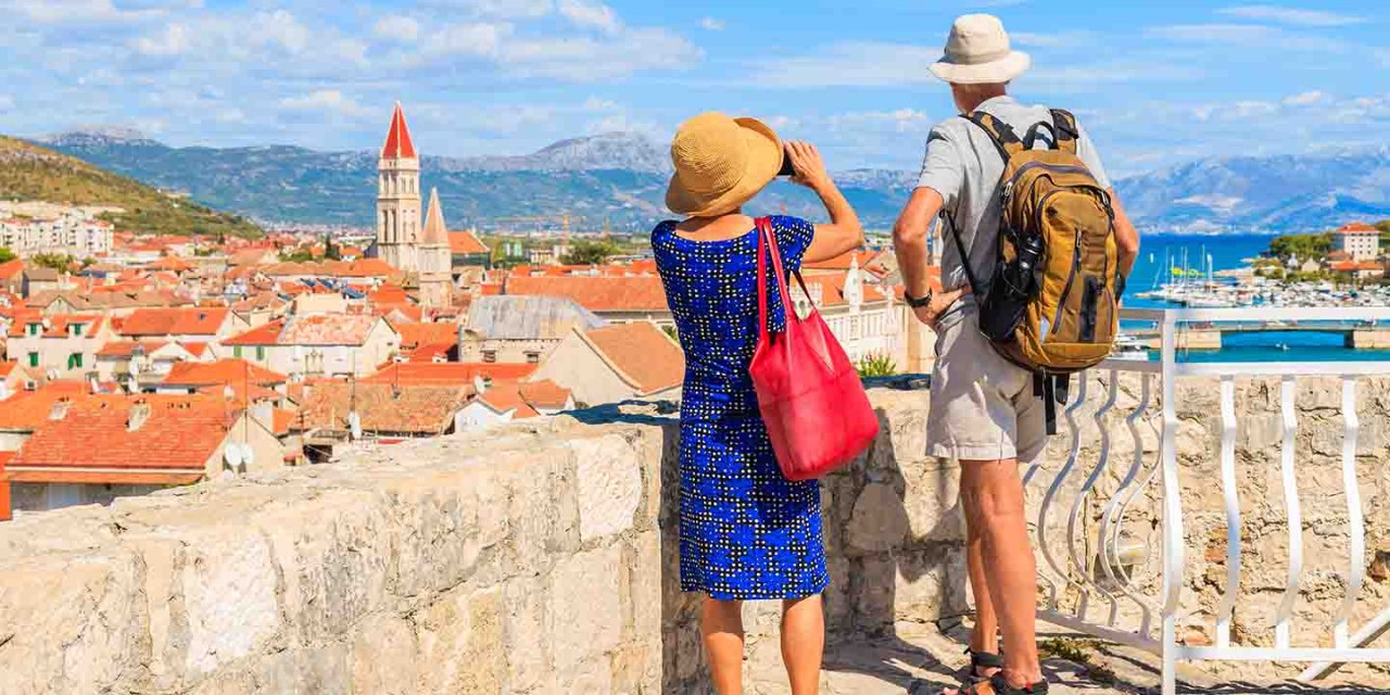 couple travelling in europe
